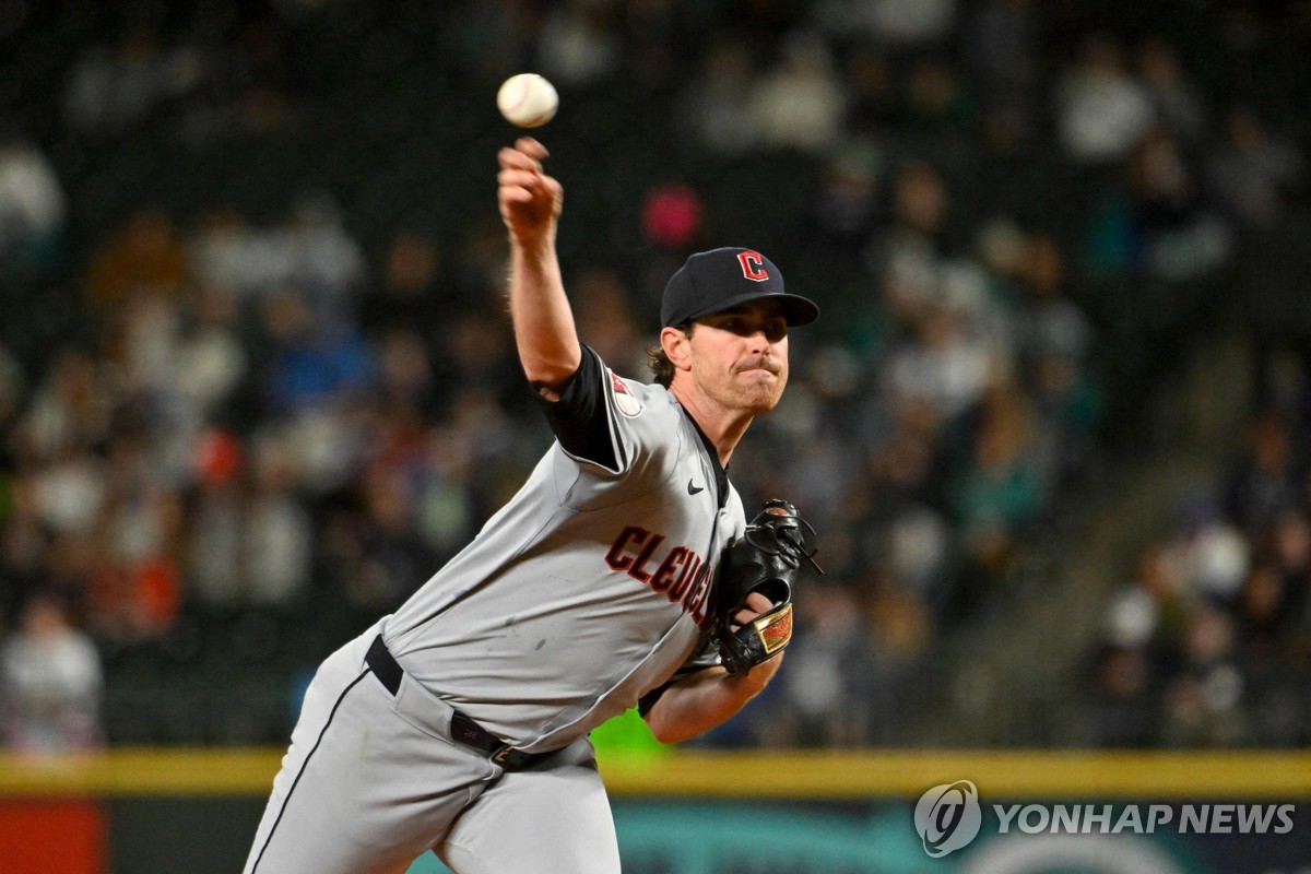 '2경기 20K' MLB 클리블랜드 에이스 비버, 결국 팔꿈치 수술