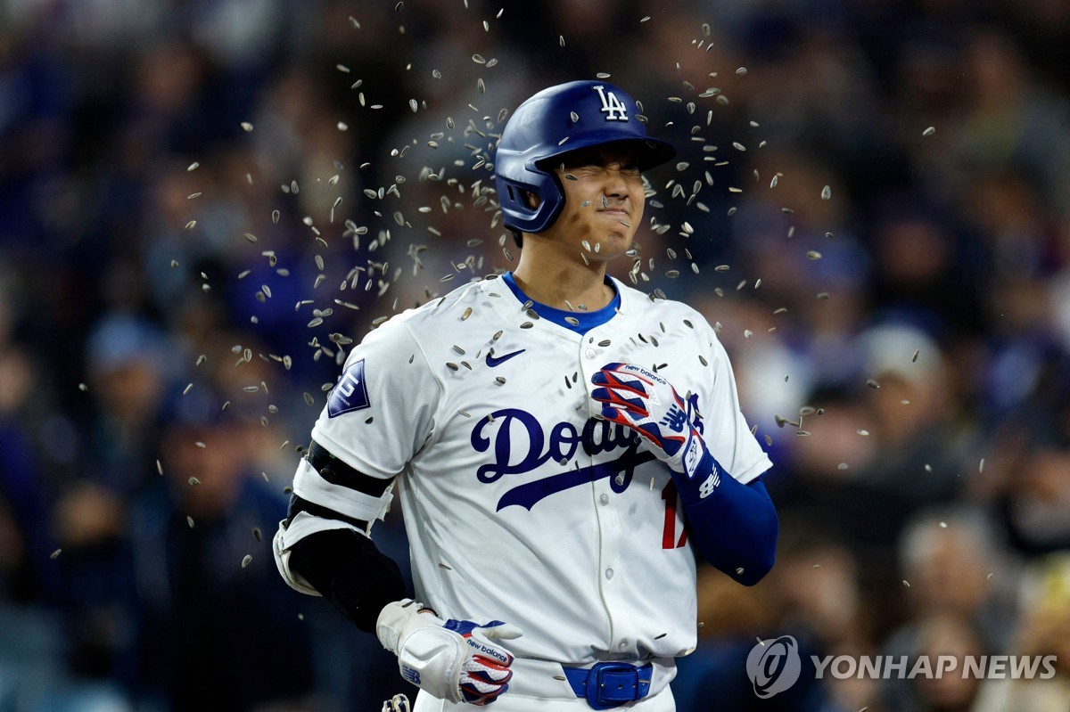 개막 9경기 만에 첫 홈런 친 오타니 "정말 다행…이제야 안심"