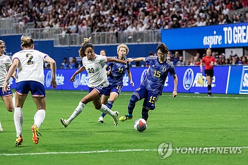미국 여자축구, 5만 관중 모인 안방 경기서 일본에 2-1 승