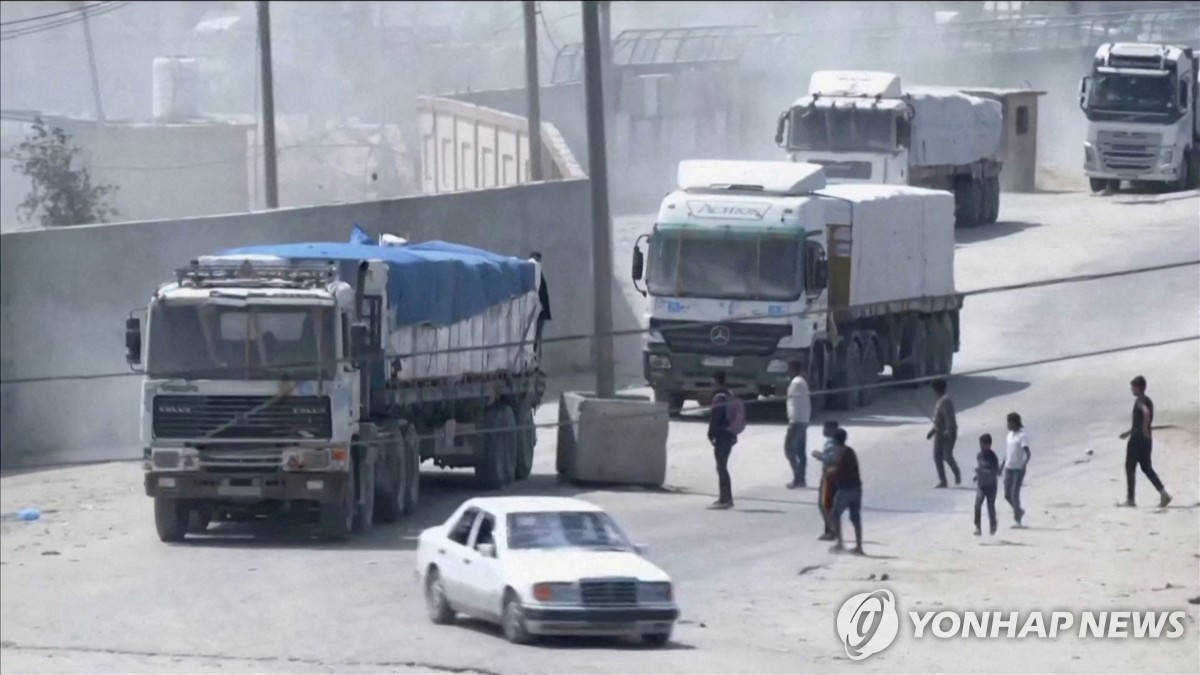 이스라엘군 "가자 구호품 트럭 하루 500대까지 늘린다"