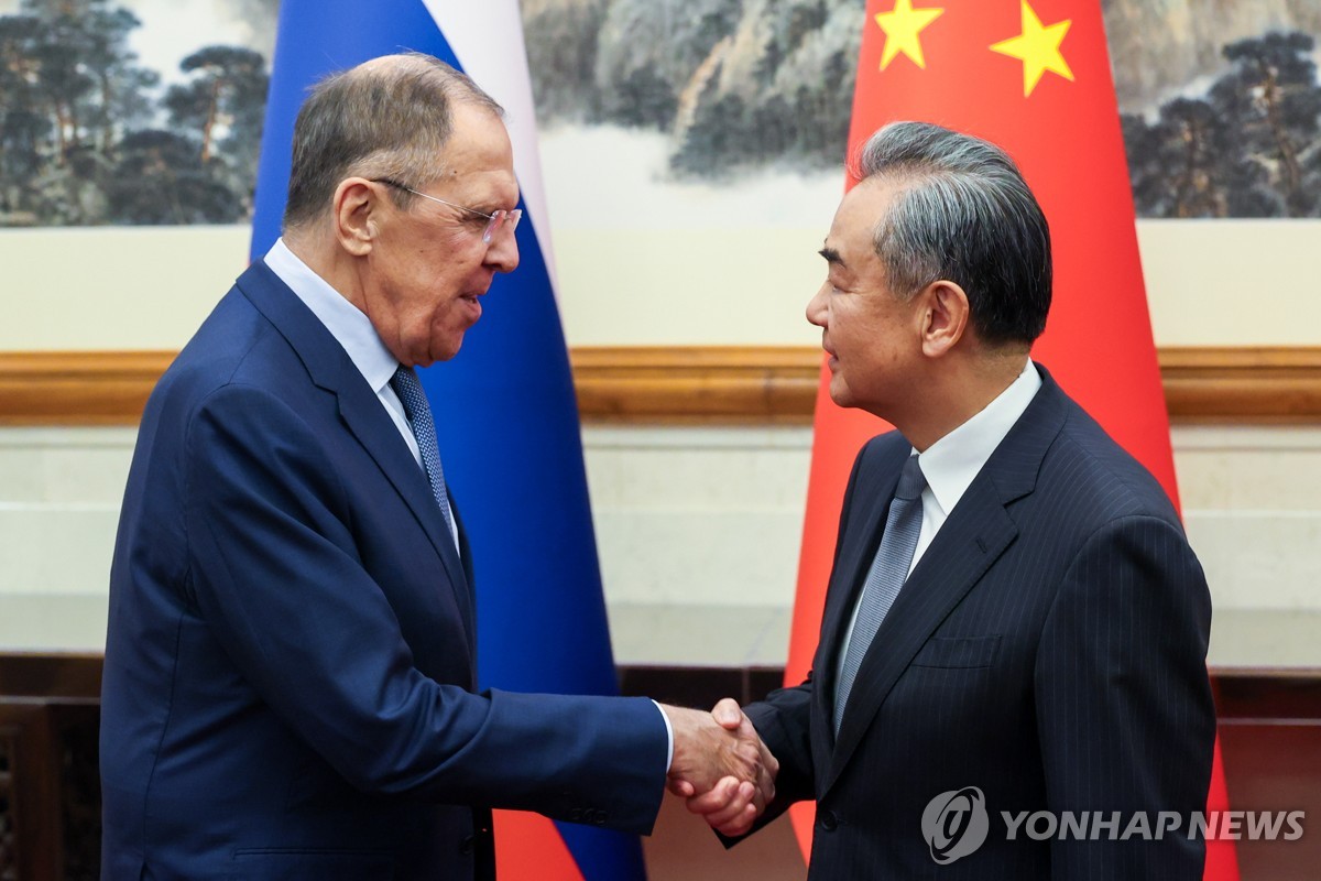 러시아 라브로프 외무장관, 8∼9일 중국 방문…왕이와 회담(종합)
