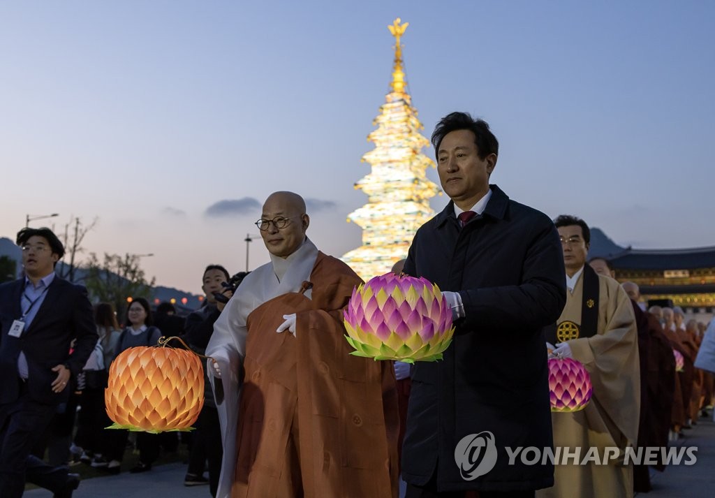 오세훈, 광화문광장서 열리는 부처님오신날 봉축점등식 참석
