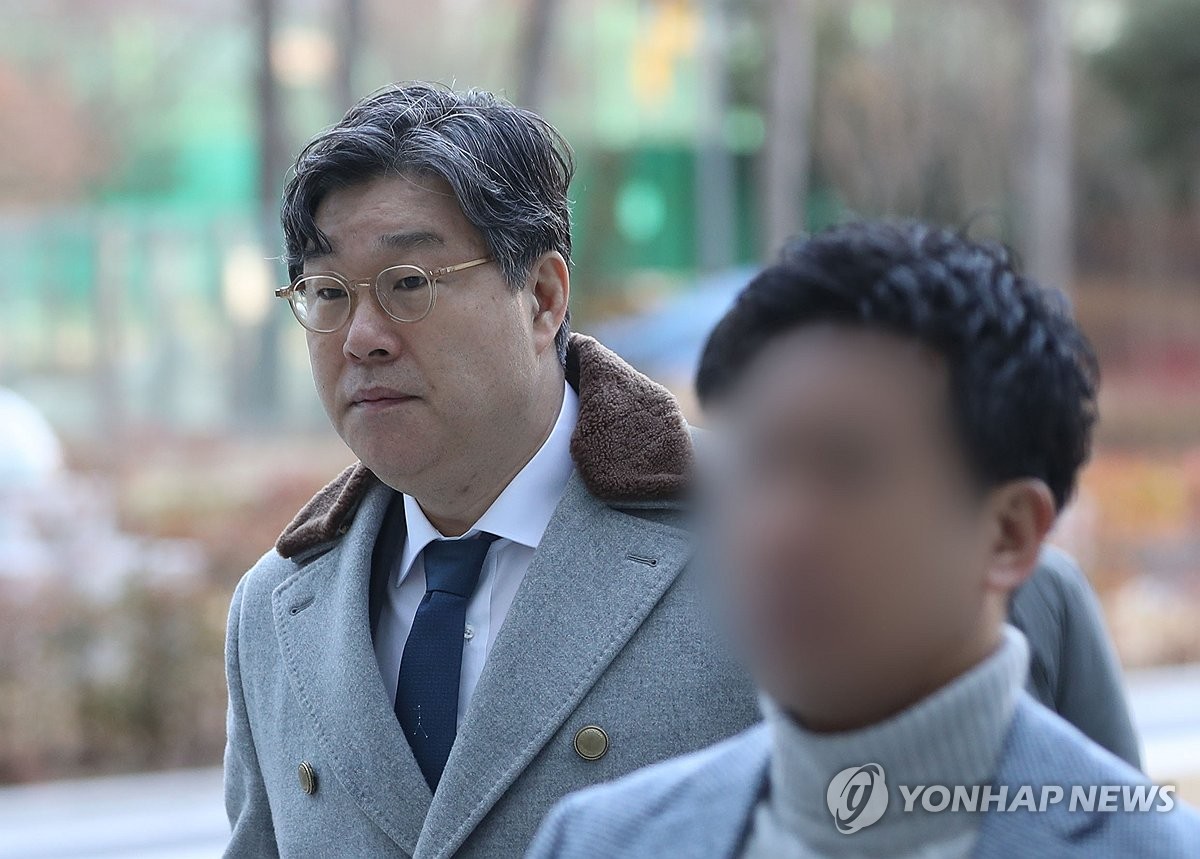 수원지검 "청내 음주 불가능"…이화영의 '술판' 진술 재차 반박