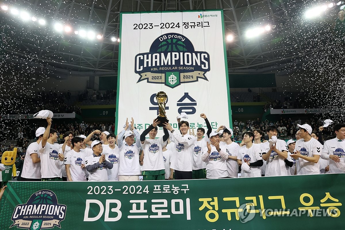 슈퍼팀 KCC, '1위' DB산성도 무너뜨릴까…프로농구 4강 PO 격돌