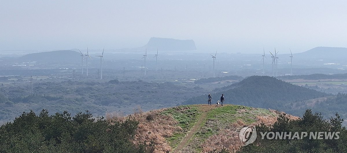 제주 구름 많다가 차차 맑아져…미세먼지 '나쁨'