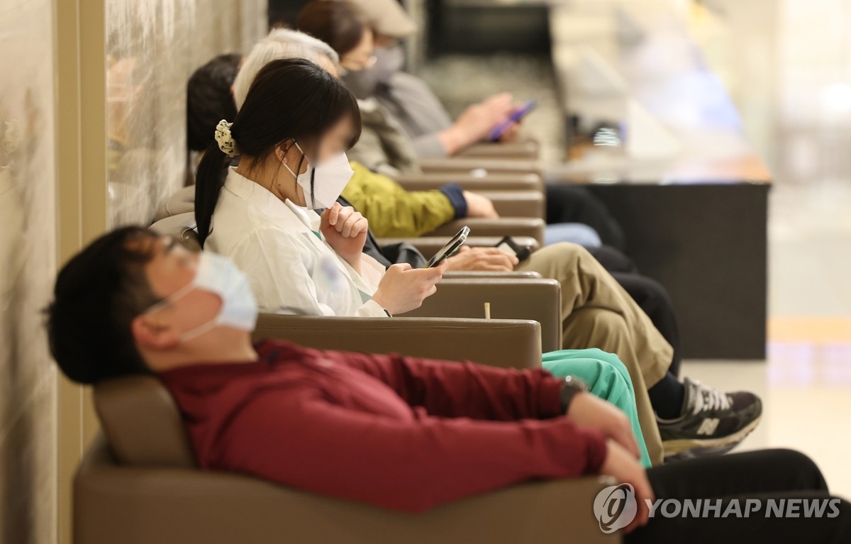 병원노동자들 "전공의 즉각 복귀해야…국민 참여 대화 필요"