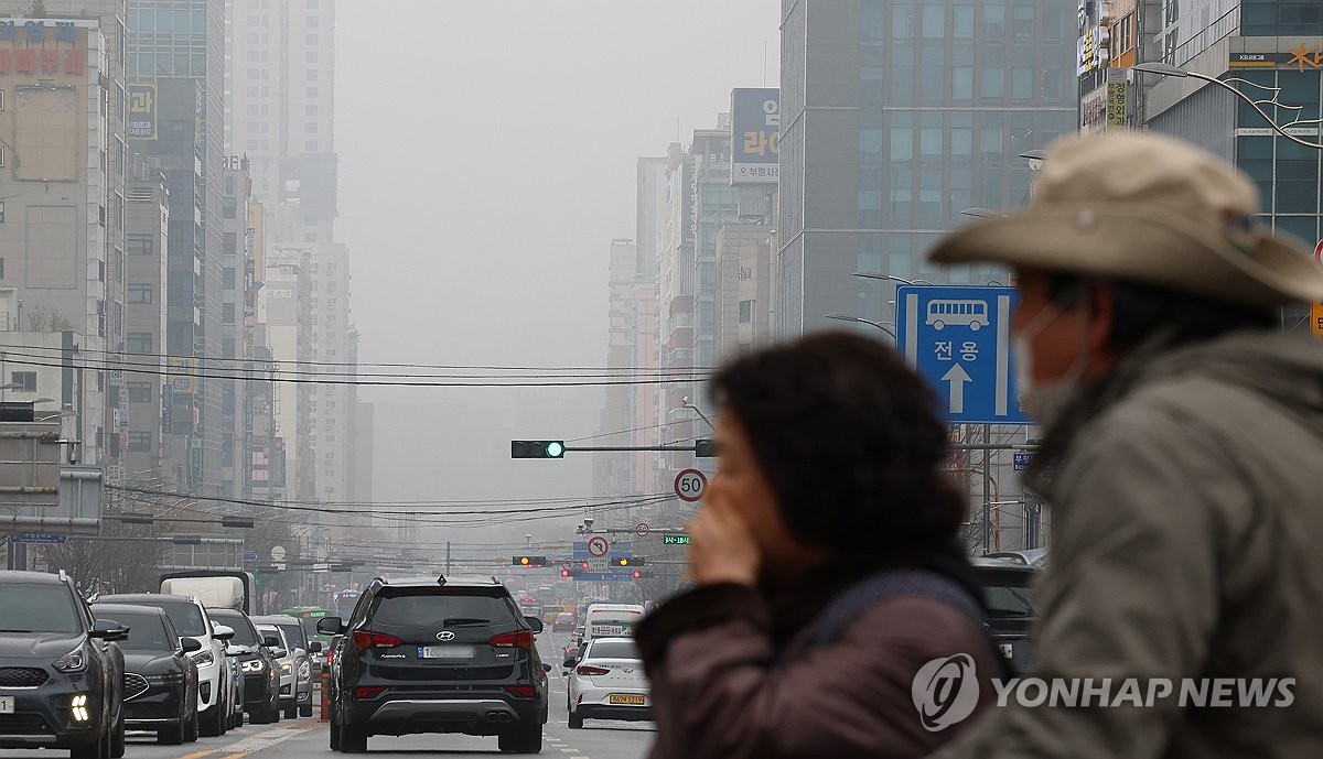 전국 흐리다 낮부터 맑음…황사로 미세먼지 '나쁨'