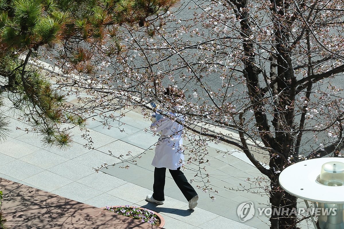 대통령 담화에도 전공의 반발 '지속'…인턴 등록도 거부