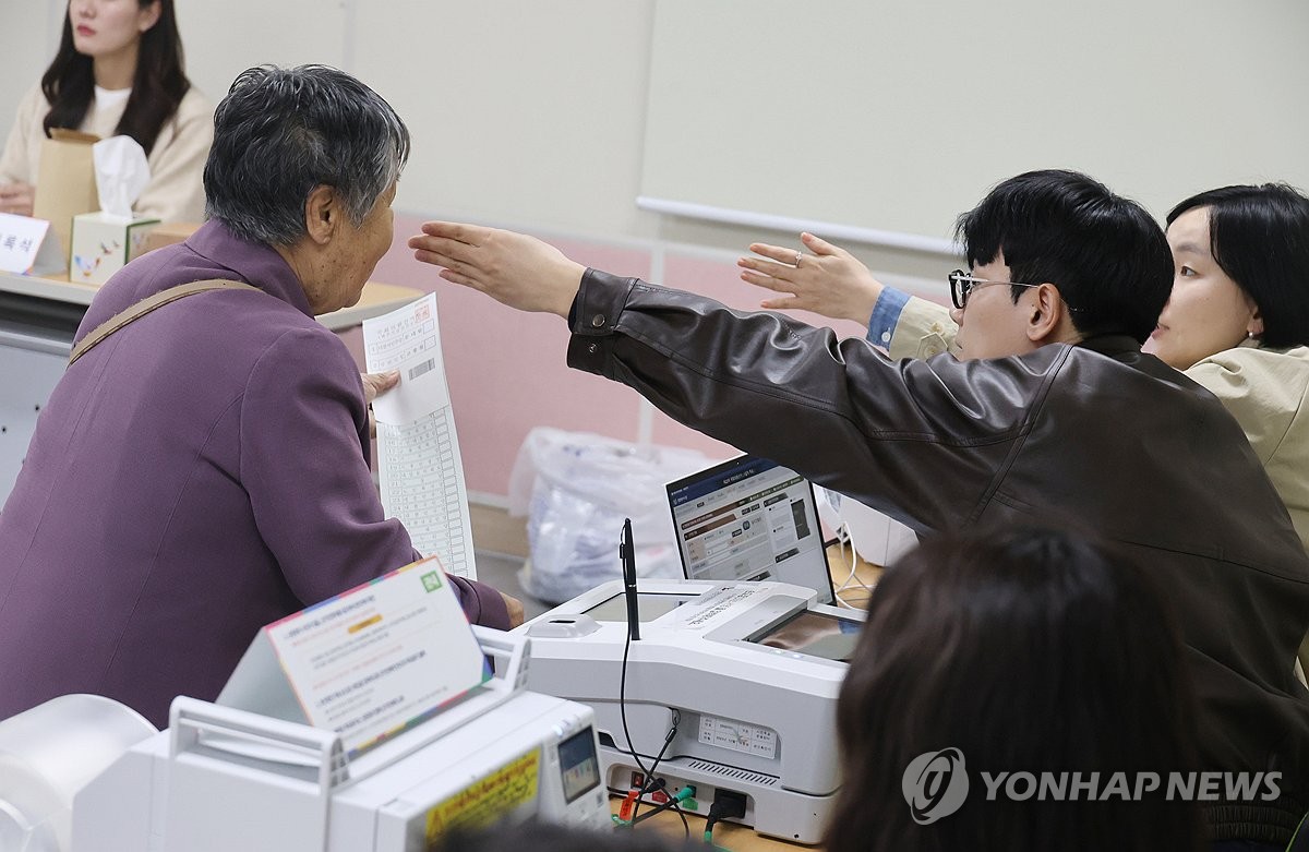 [고침] 지방([사전투표] "관광객도 주민도 편리해"…제주…)