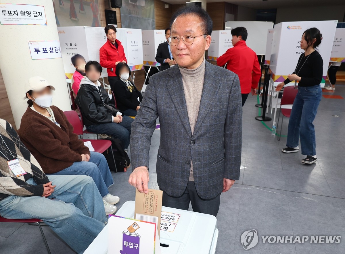 [총선 D-5] "野 200석시 헌법 바뀌어"…韓, 사전투표 첫날도 수도권 올인