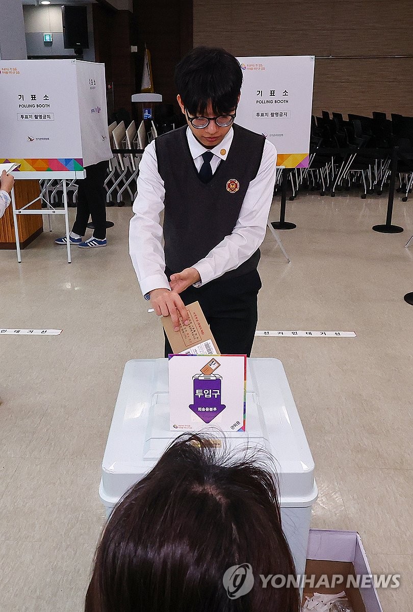 총선 사전투표 첫날 오후 5시 투표율 14.08%…623만명 참여
