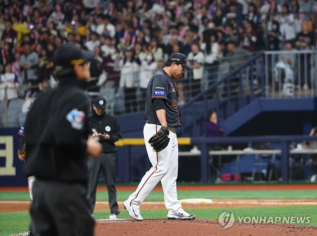 류현진의 이상 신호, 70구 넘어가면 난타…공이 몰린다