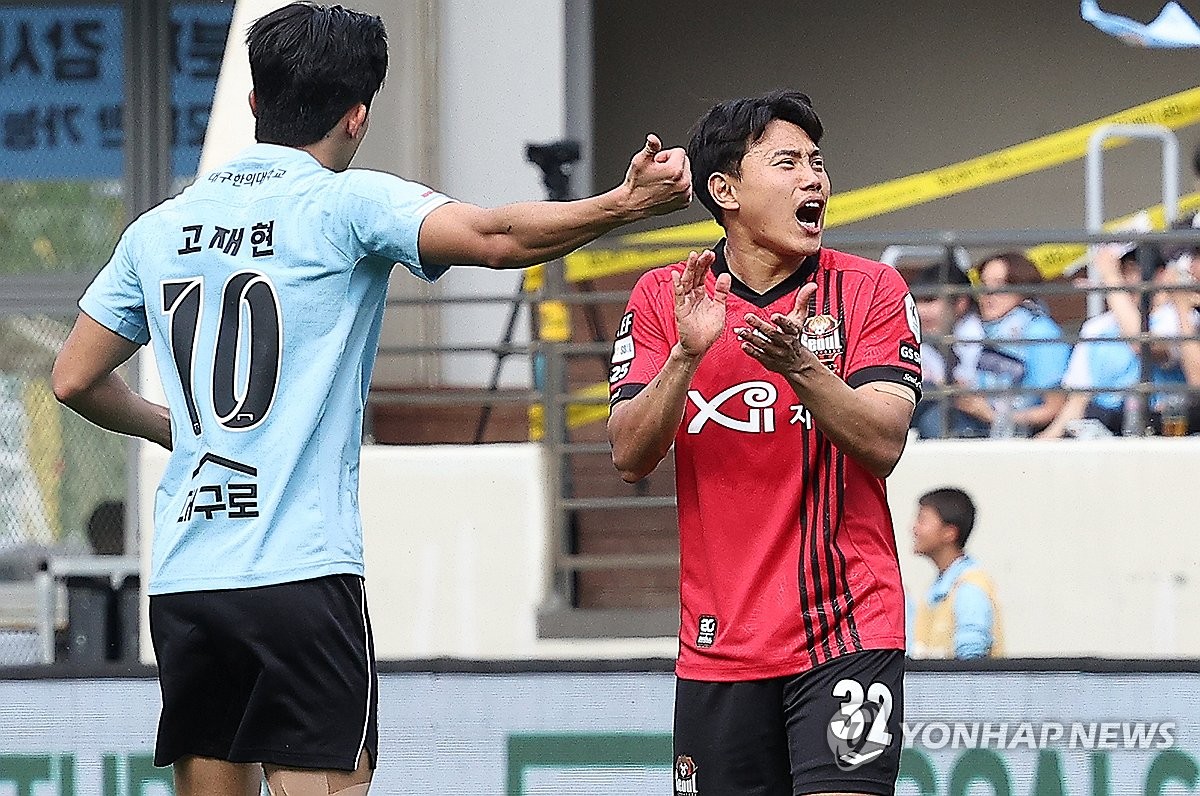 K리그1 강원, '사령탑 교체' 전북 3-2 격파…이상헌 멀티골