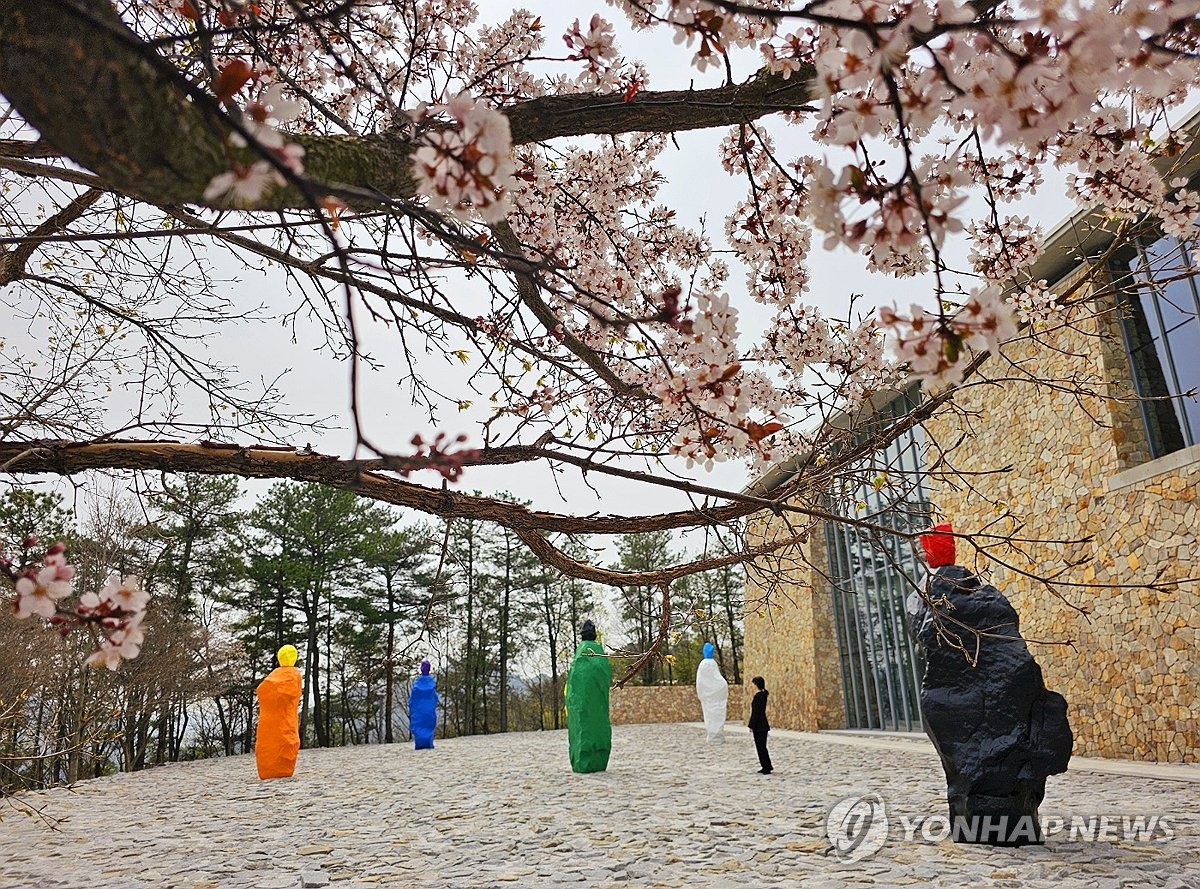 스위스 작가 우고 론디노네가 이야기하는 '세상의 아름다움'