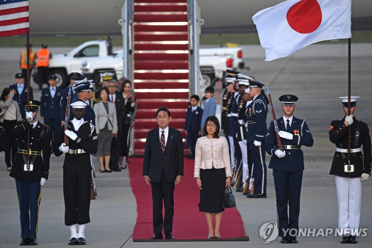 日총리 "尹대통령과의 관계가 韓日 신뢰구축에 도움 되길 희망"