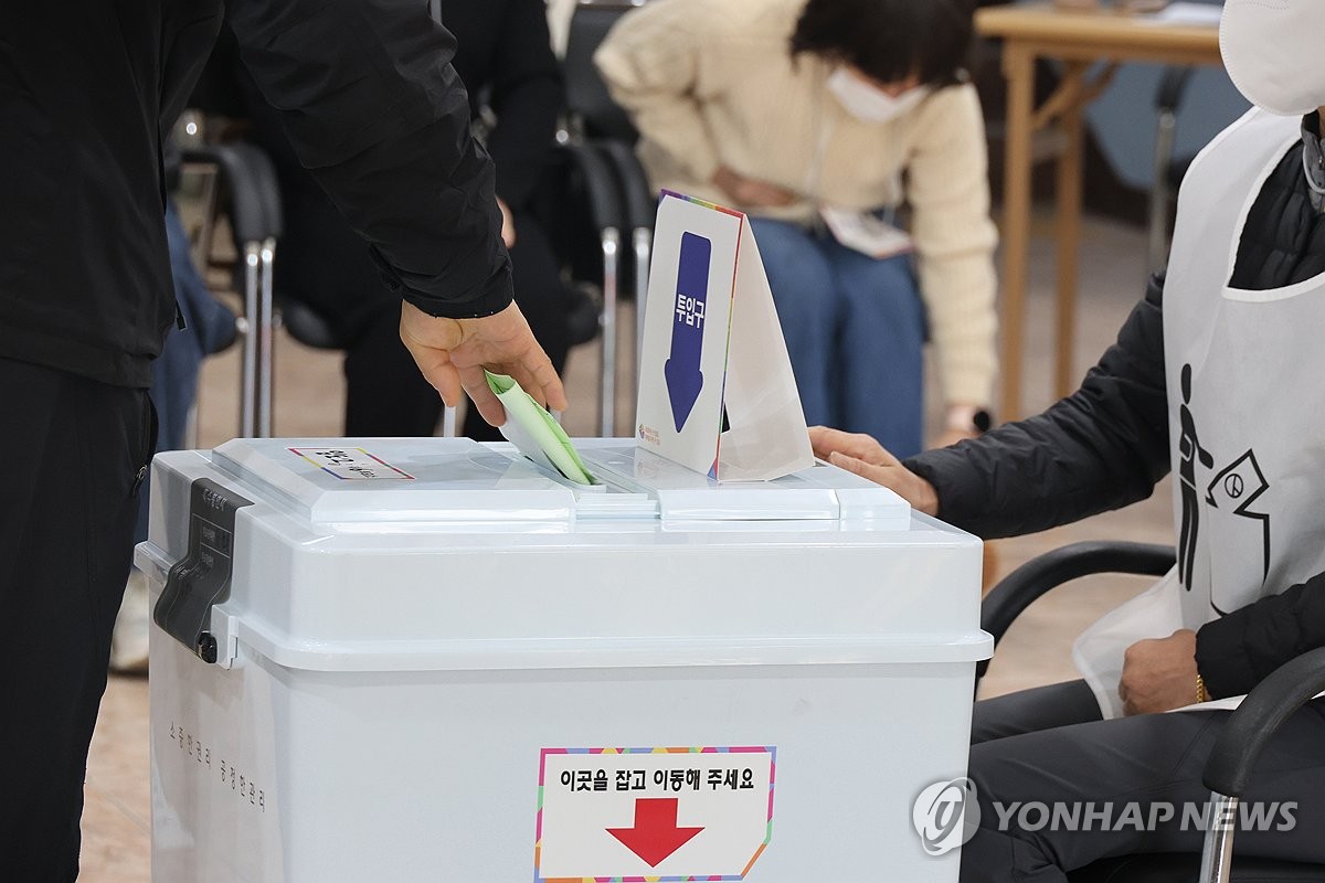 [4·10 총선] 투표용지 훼손·기표 촬영…전국서 사건 사고 잇따라