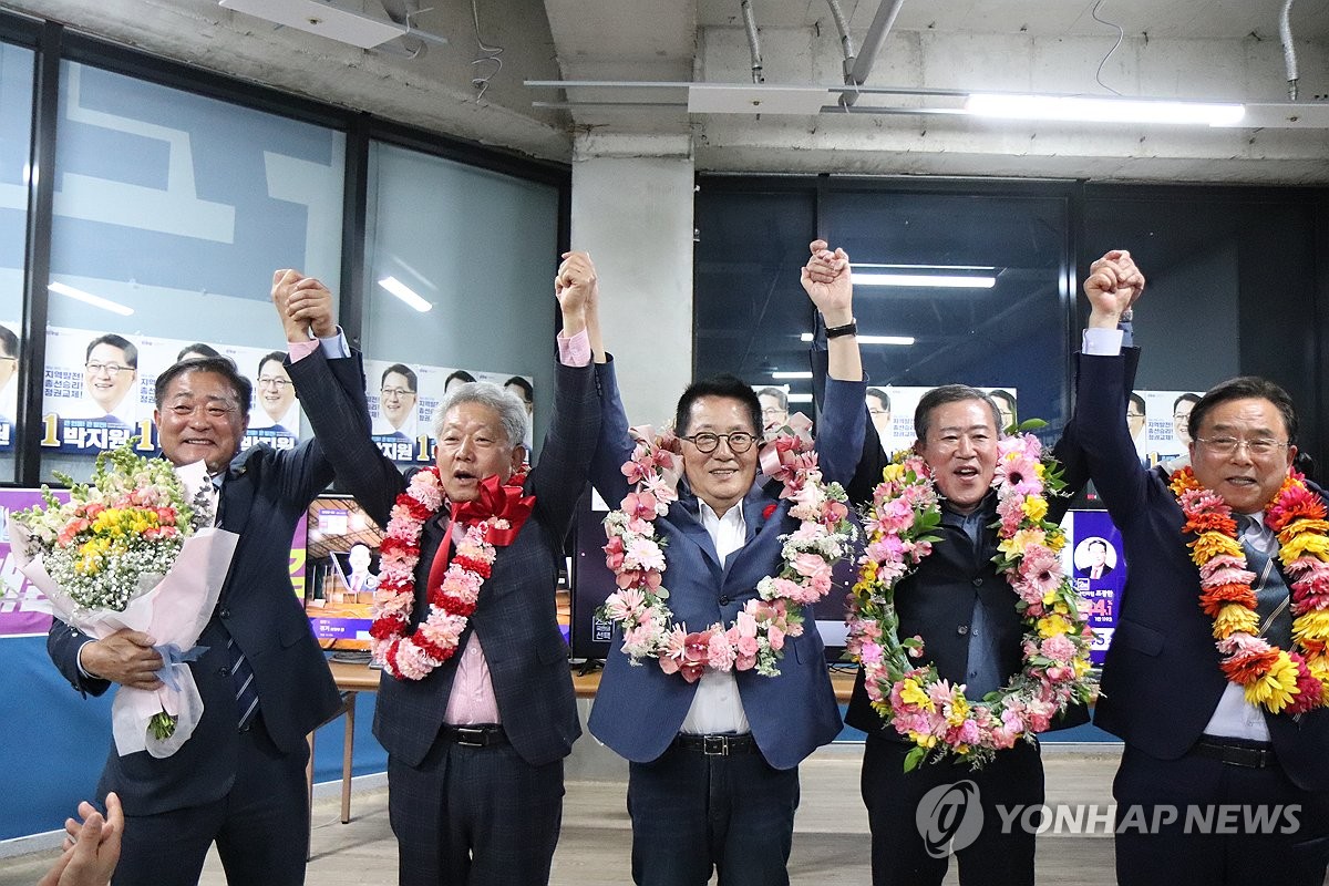 [4·10 총선] '정권심판' 업은 민주당, 광주전남 18석 싹쓸이(종합)