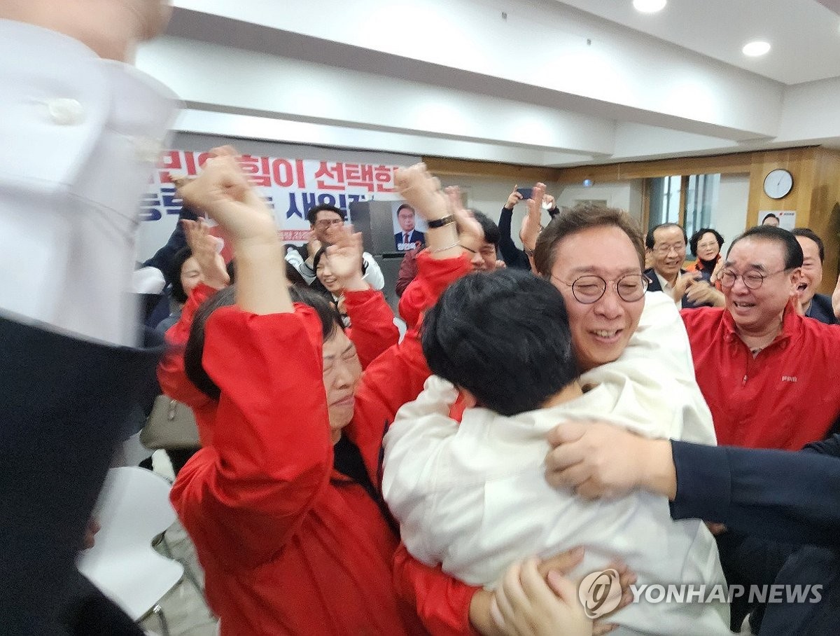 [4·10총선] 부산서 안 통한 정권 심판론…되레 보수 결집