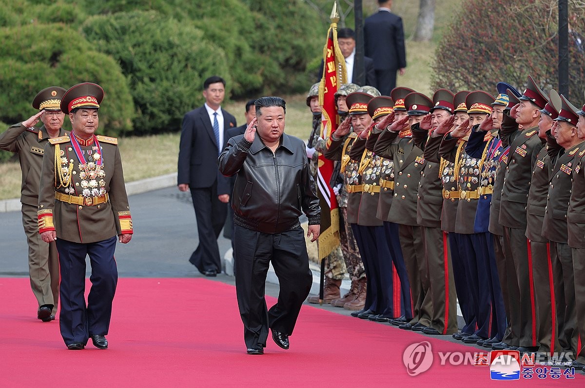 김정은 "적이 군사적 대결 택한다면 모든 수단 동원해 필살"(종합2보)