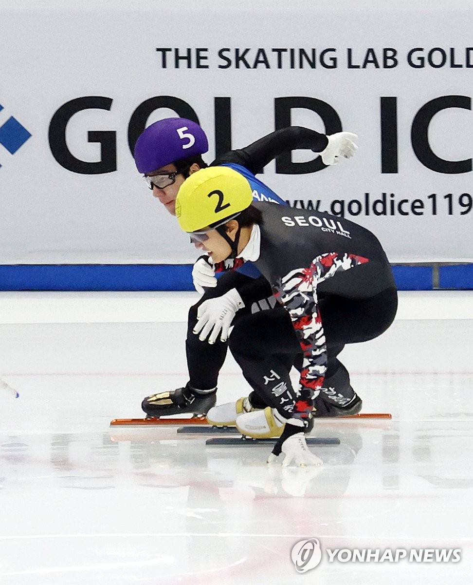 쇼트트랙 박지원, 2차 선발전 1,500ｍ 1위…황대헌은 또 반칙