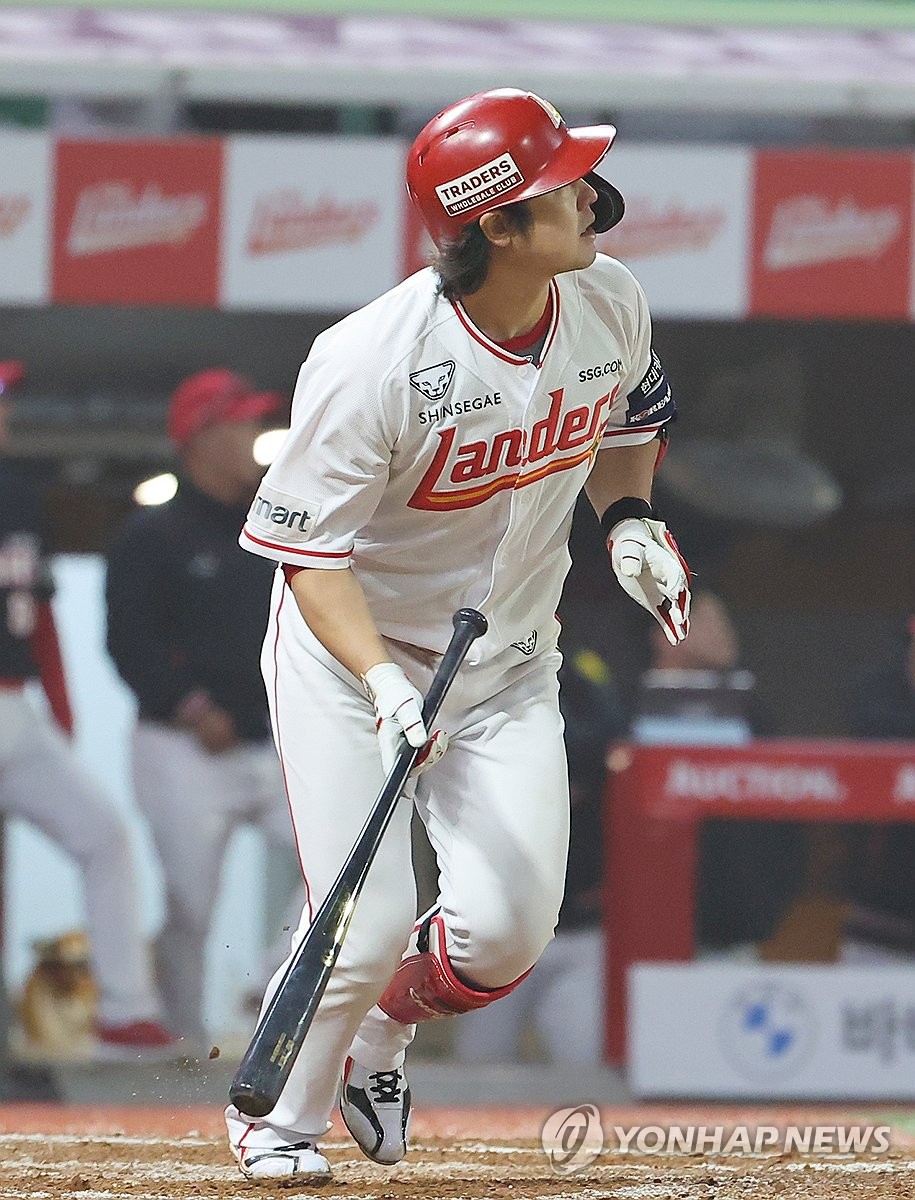 SSG 최정, 극적인 467호 홈런…이승엽과 KBO 통산 홈런 공동 1위(종합2보)