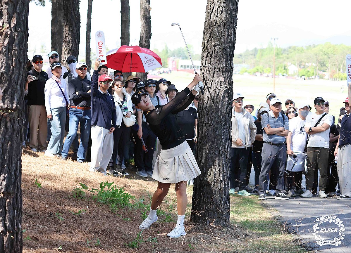 이정민, KLPGA 챔피언십 3R 단독 선두…버디 8개에 홀인원까지