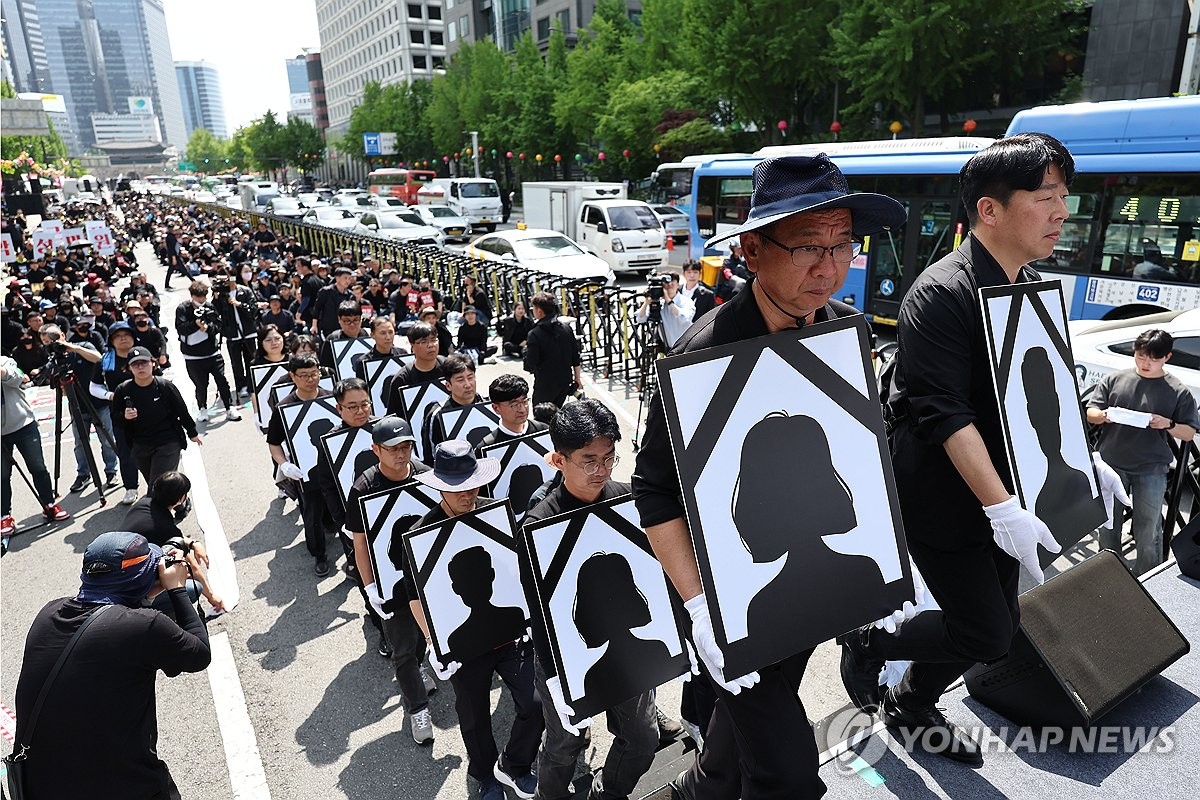 "이사비 달라고 공무원 폭행"…전공노, 공무집행방해 경찰 고발