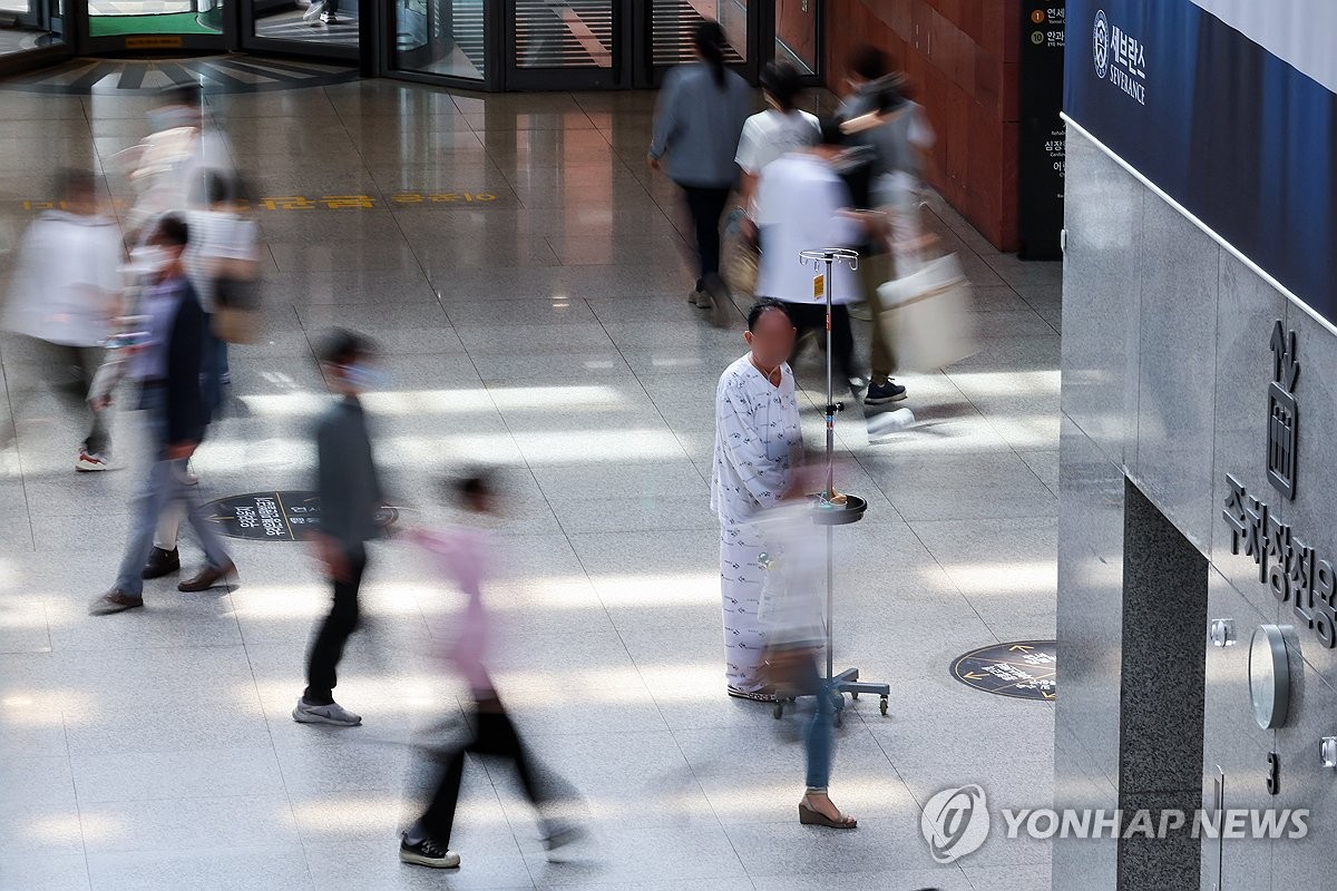 서울대·세브란스병원 교수들 '개별 휴진'…'대란'은 없었다