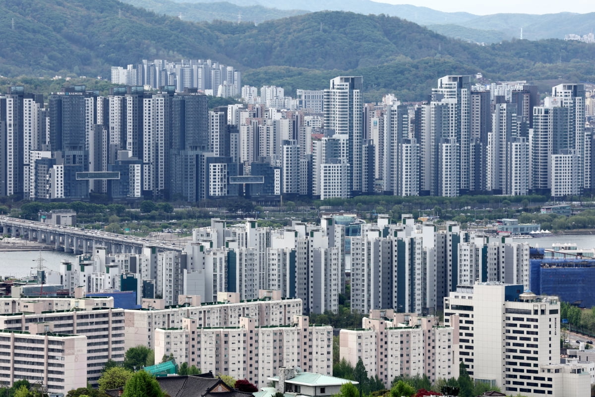 카지노 잭팟 금액 남산에서 바라본 시내 아파트 전경. 사진=연합뉴스