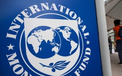 IMF, 올해 세계 경제성장률 3.2%로 0.1%p 상향…"회복력 지속"