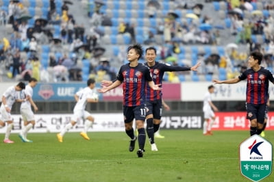 K리그1 수원FC, 제주 2-1 잡고 첫 연승…이승우 역전 PK골