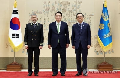 尹대통령, 러시아 등 9개국 주한대사 신임장 받아