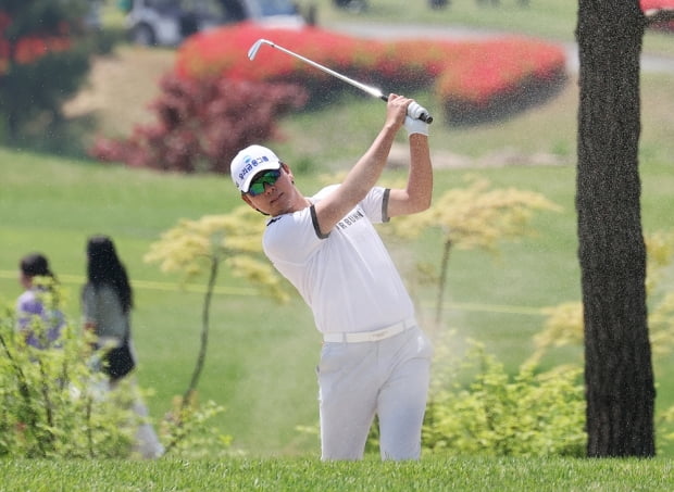 이정환·장동규, KPGA 우리금융 3R 공동 1위…임성재는 3위