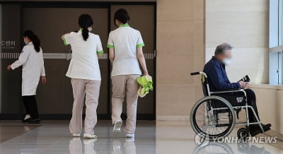 의협 차기회장 "의대교수 털끝 하나라도 건드리면 뭉쳐 싸울 것"