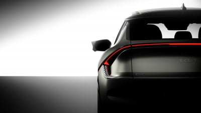 "전면 램프 디자인 바뀌었다"…기아, 신형 EV6 티저 공개