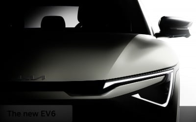 "달라진 눈매에 인상도 바뀌었네"…기아, 신형 EV6 티저 공개