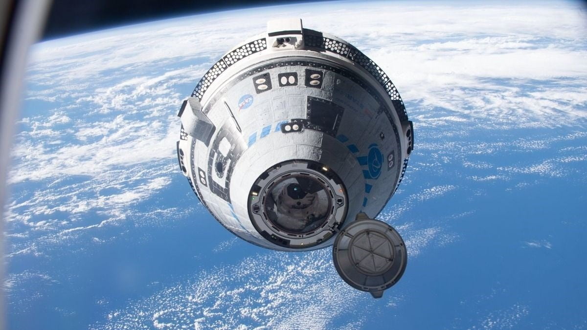 스타라이너가 2022년 5월 무인 시험 비행에서 ISS로 접근하고 있다. NASA 제공