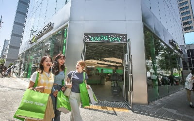 [단독]中·日 ‘슈퍼 골든위크’에 올영 매출 221% 늘었다