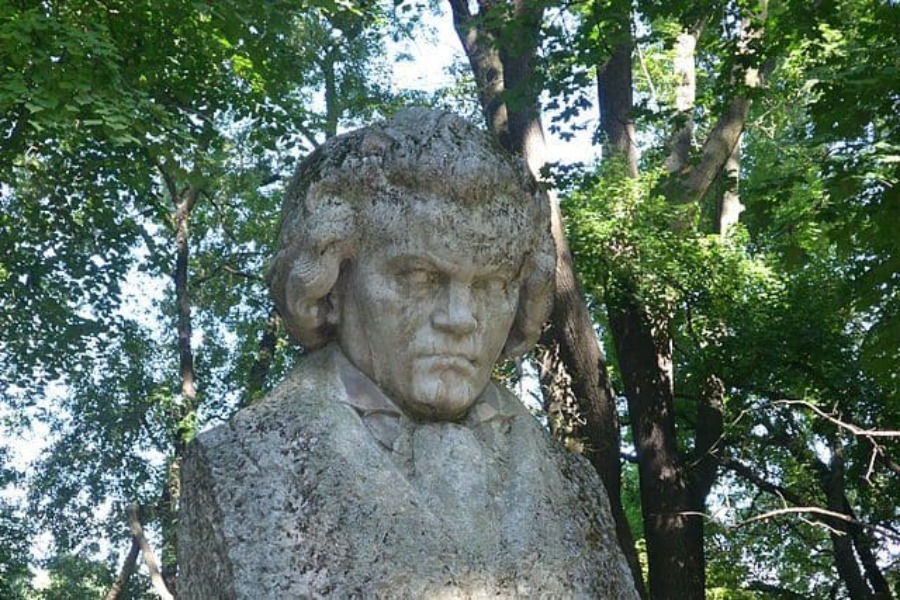 Beethoven’s statue in the garden of the Brunsvik Castle 