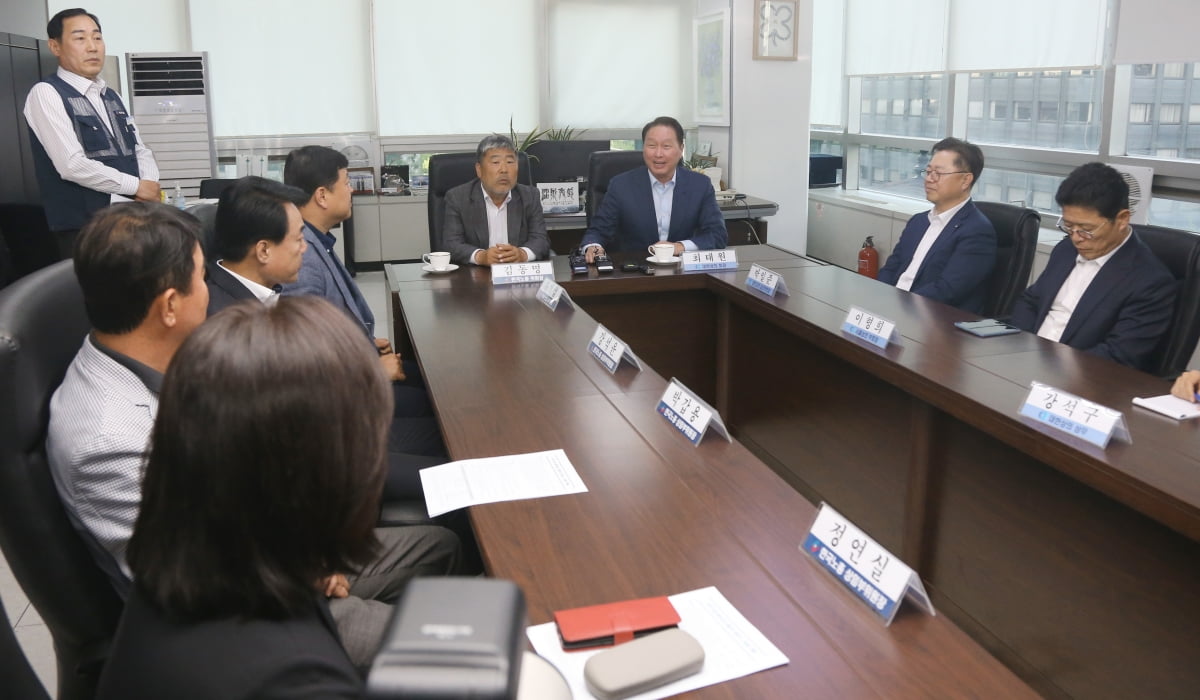 [포토] 한국노총 방문한 최태원 대한상의 회장 