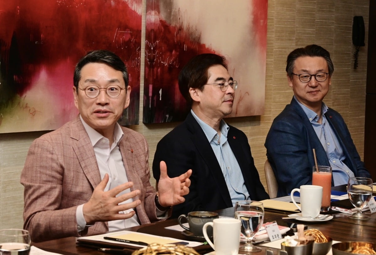 조주완 CEO(왼쪽부터), 박형세 HE사업본부장, 은석현 VS사업본부장 / 사진=LG전자
