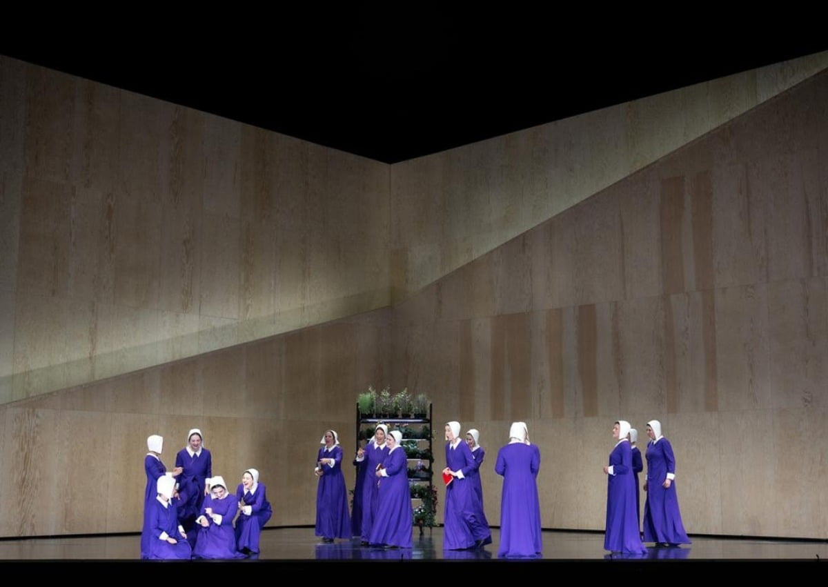 Il tritti카지노 해외 - Suor Angelica - DNO (2024). ©Monika Rittershaus / 출처: Nationale Opera & Ballet  