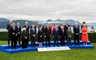 G7, 중국 과잉생산 대응 공동 성명…中 "팔 수 있을 때 팔자"