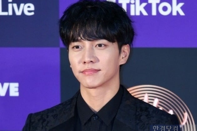 법정 선 이승기 "20년을 속았다…나 같은 후배 없길"