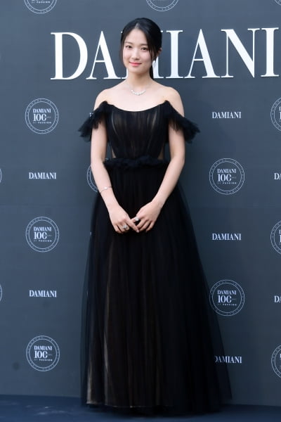 [포토] 김혜윤, '블랙 드레스로 우아하게~'
