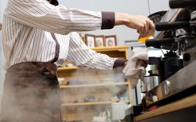 "패스트푸드·카페 최저임금 높다"…자영업자들 입 모은 이유