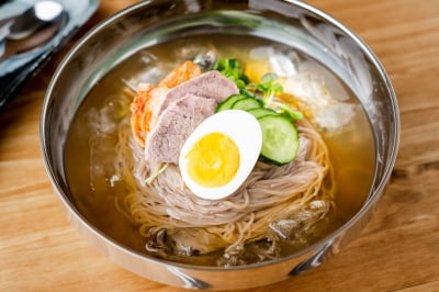 냉면 한 그릇 1만2000원, 김밥·짜장면 외식비 또 올라