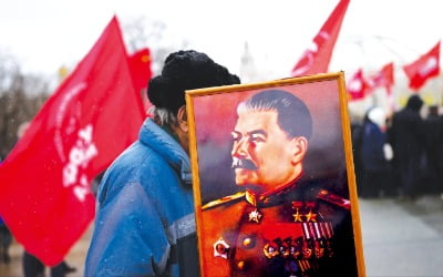 수백만 명 굶겨 죽인 소련 스탈린의 광기