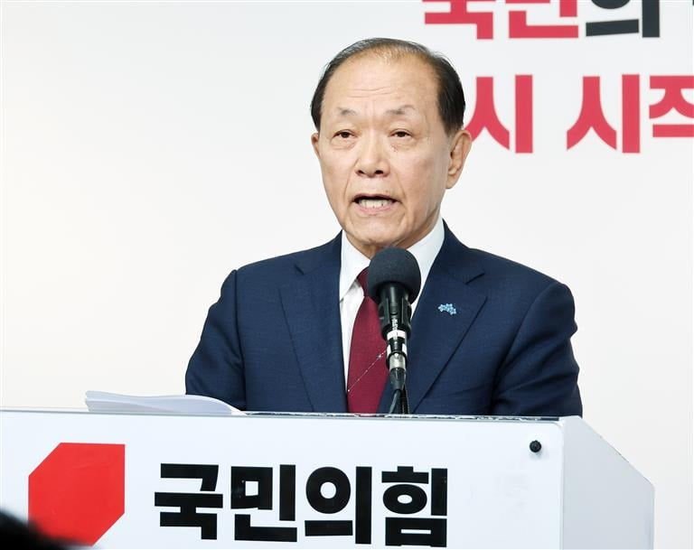 황우여 국민의힘 비상대책위원장이 지난 3일 서울 여의도 당사에서 취임 입장 발표를 하고 있다. / 사진=강은구 기자