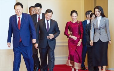 정상외교 재개한 윤석열 대통령, 캄보디아 총리와 회담